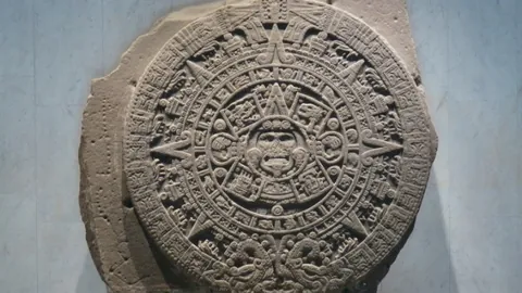 曼联与摩纳哥就福法纳转会进行协商，富勒姆或放弃小麦再争购机会。